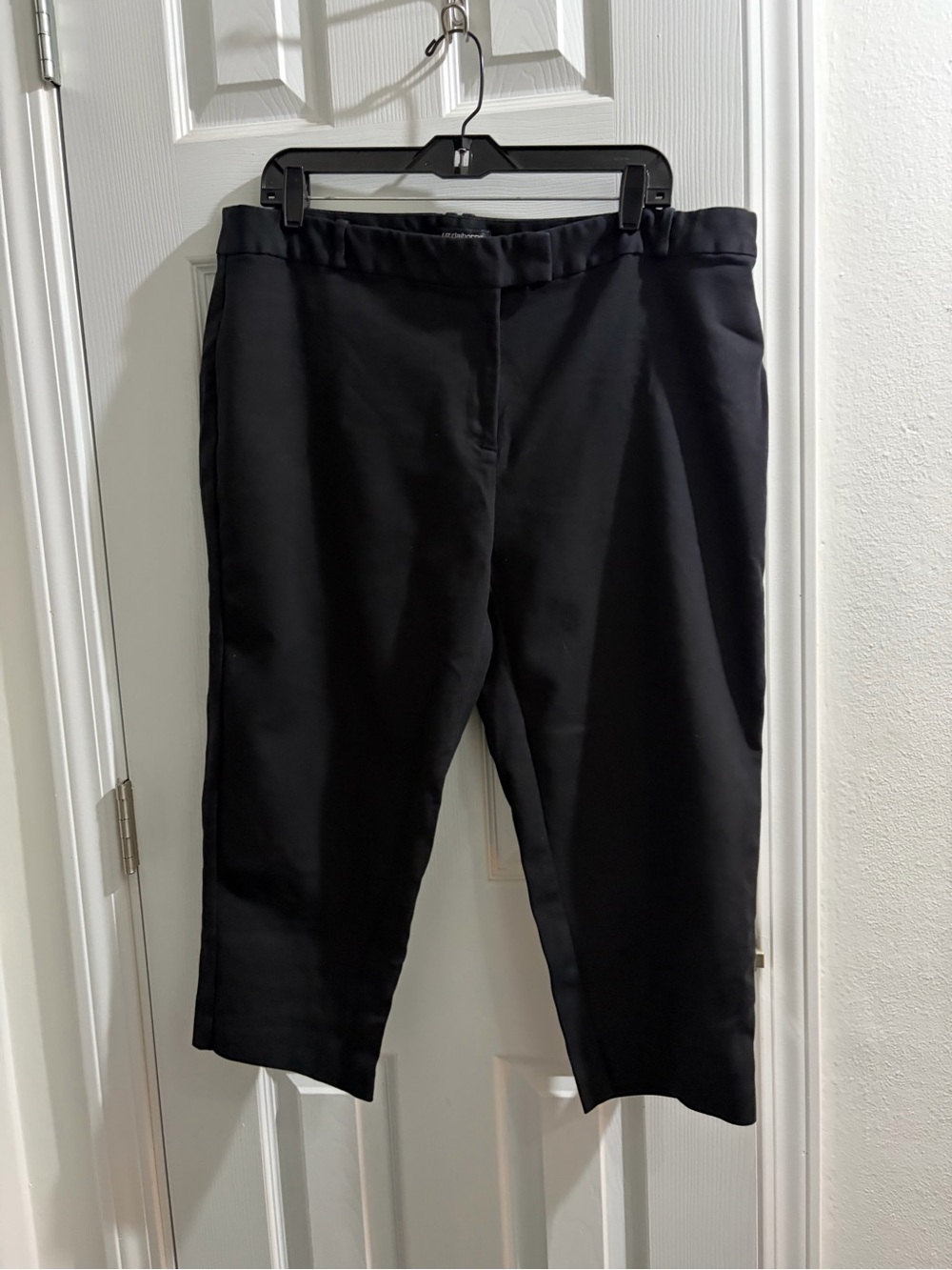Liz Claiborne Black Capris - Tailored Crop Pants